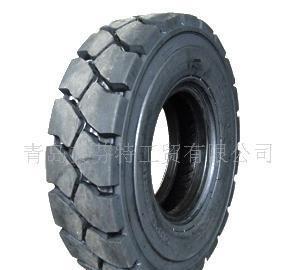 港口重型機械的堅實伙伴 14.00-24與14.00-25港口輪胎